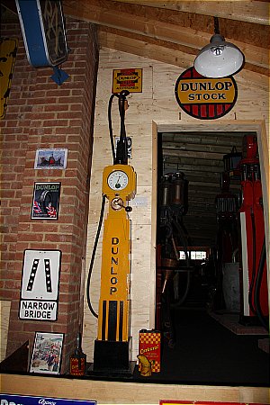 DUNLOP AIR PUMP - click to enlarge